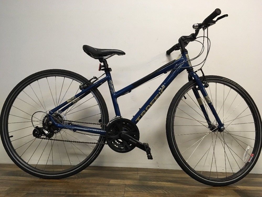 GT Traffic 4.0 Commuter Performance Bike ~ 17 inch frame
