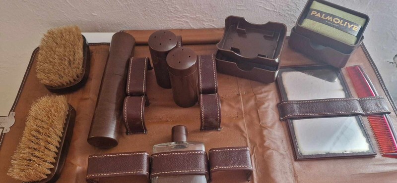Necessaire De Toilette Vintage , Sacoche En Cuir Complet AnnÃ©E 60