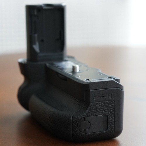 Sony VG-C3EM Vertical Grip for Alpha a9 a7R III A7 iii VGC3EM UNUSED