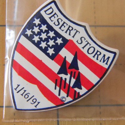 Desert Storm Pin '91 US Military American Flag Crest collector lapel / hat