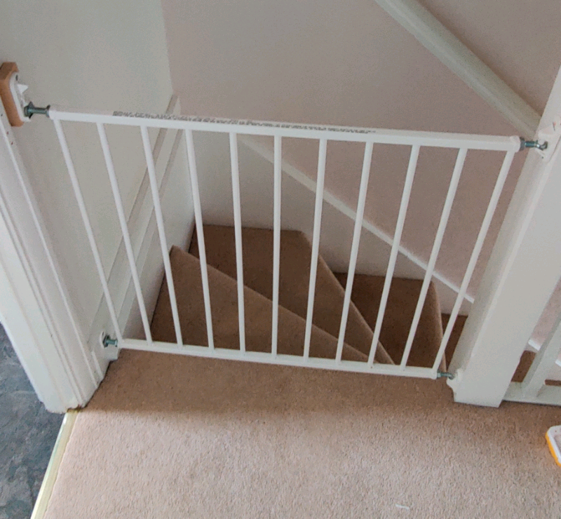 Babydan stair gate good condition. Non trip instructions included in