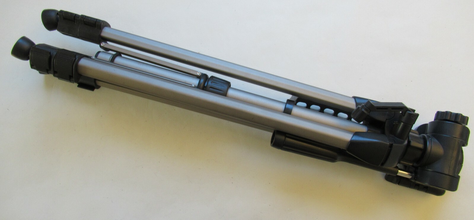 HAMA STAR 62 Tripod 4162 SLR 60 – 165cm - no Quick Release Plate. 