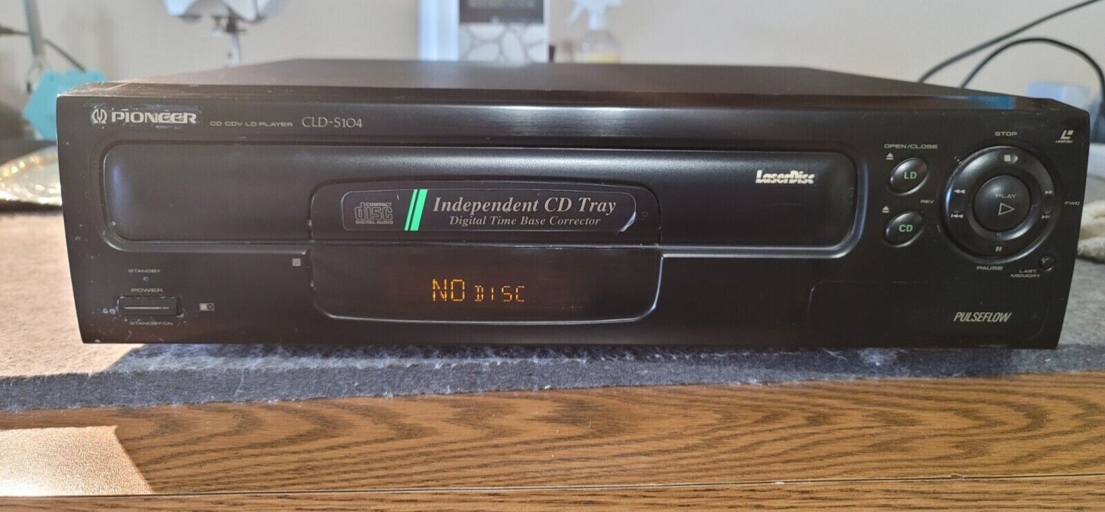 Pioneer CLD-S104 CD CDV LD Laserdisc Player ~ Tested
