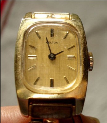 KELTON Montre pour homme en plaquée or des années 70 sur KELTON Montre pour homme en plaquée or des années 70 sur