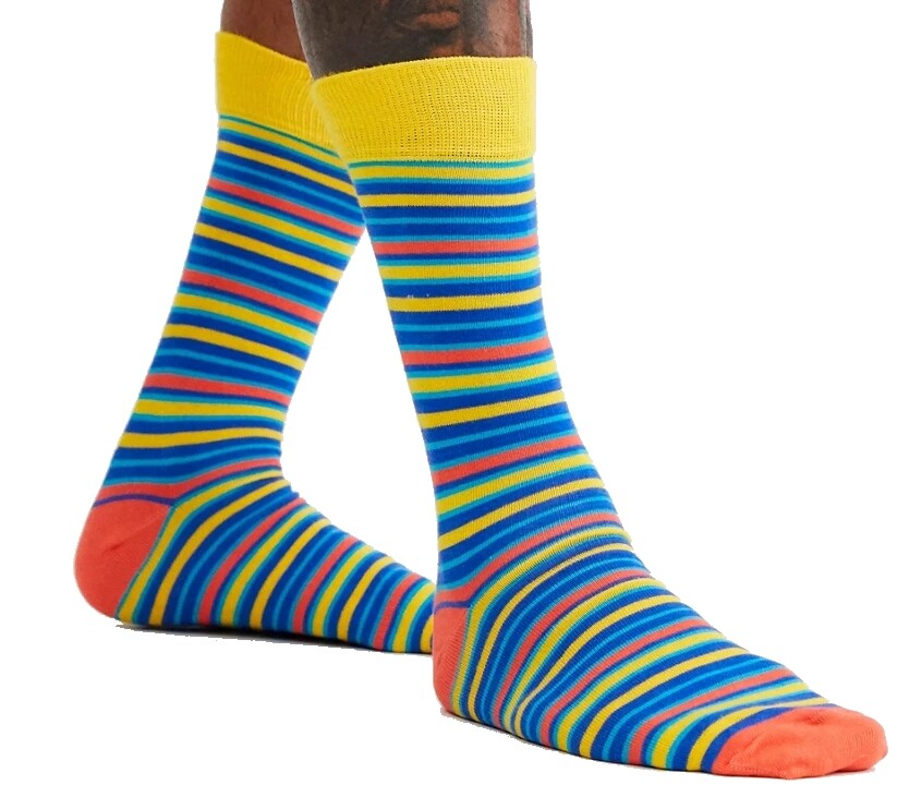 Фуззи носки девушки. Носки с буквой g. Носки с сердечком на пятке. Happy socks katalog. Носки женские.