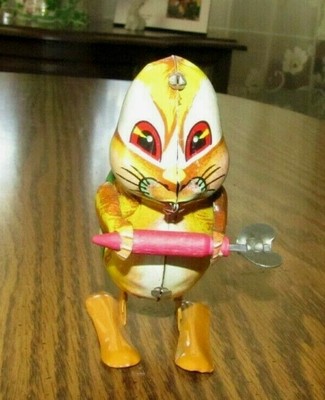 Vintage 1950-1960's Wind Up Tin Litho Inakita Made in Japan Woodchuck,or Rabbit