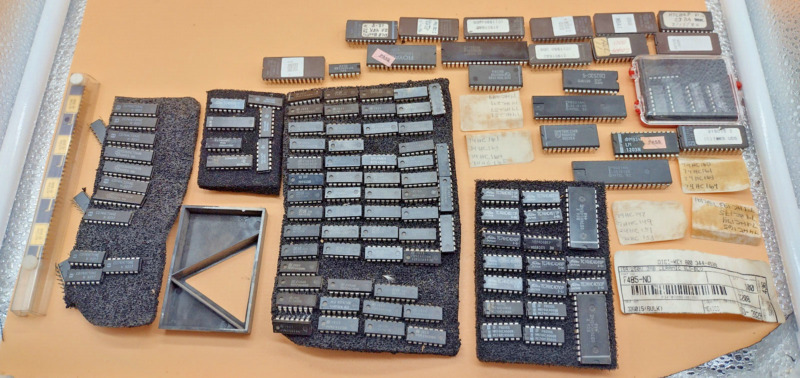 Huge 155+ Vintage Integrated Circuit Ic Chip Lot Intel Toshiba Lm National Rca