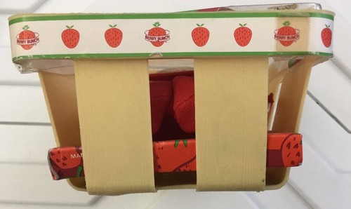 Vintage Eegee Strawberry Berry Bunch Doll In A Basket 1979 NEVER OPENED ORIGINAL
