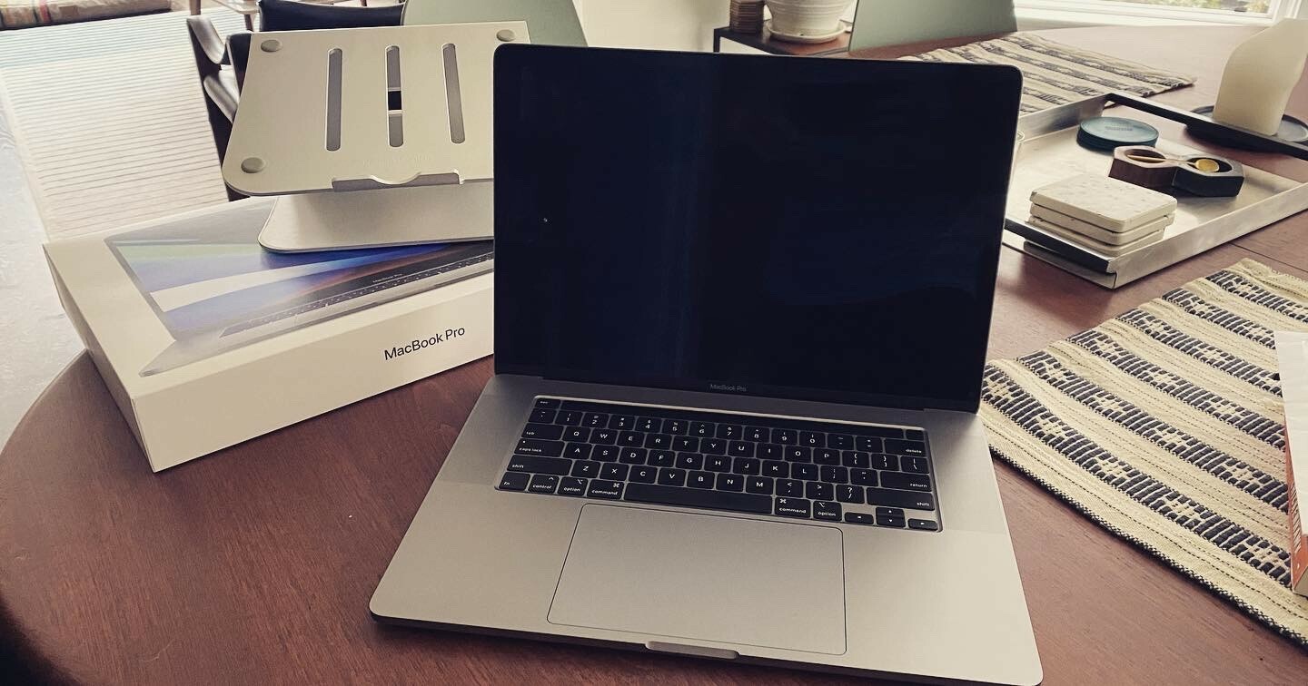 macbook pro 16 inch 2019 i9 1TB space gray excellent cond macbook pro 16 inch 2019 i9 1TB space gray excellent cond