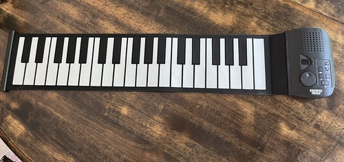 Sharper Image Musical Portable 37-Key Digital Roll Up Electronic Keyboard. VGOOD