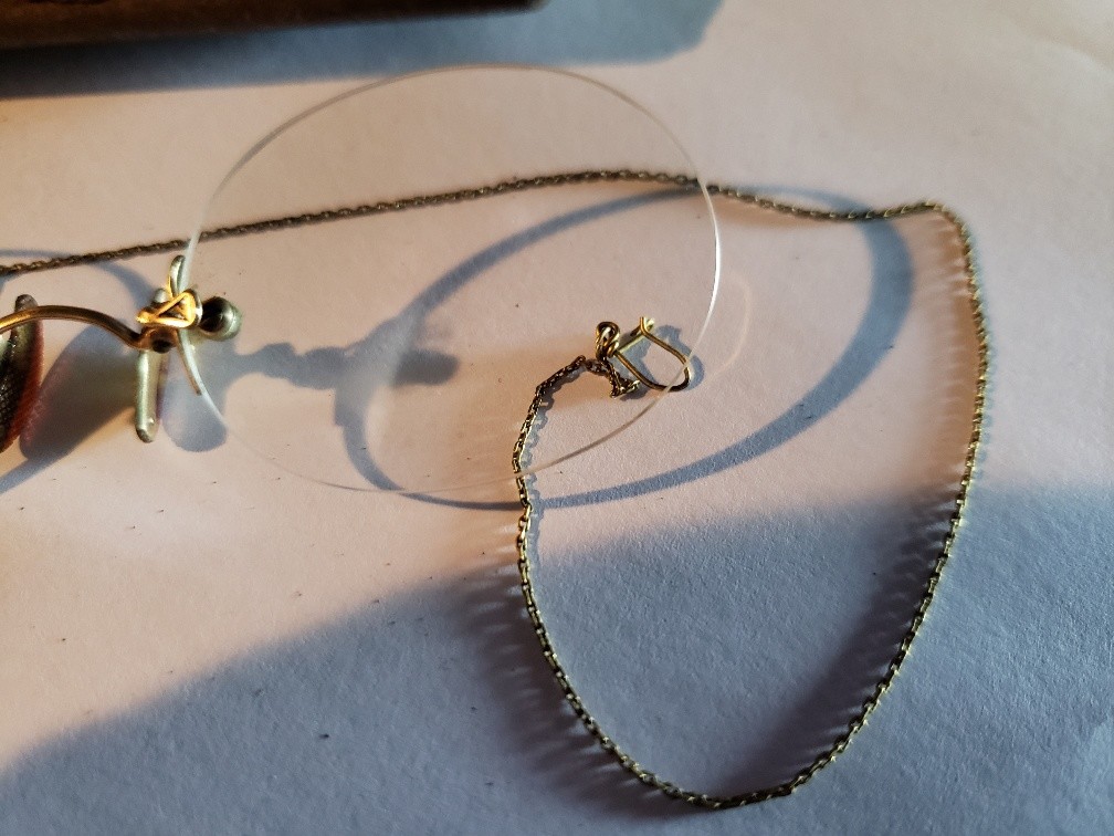 Vintage Ladies Gold-Tone Eyeglasses with Chain and Hair Pin, w/Case