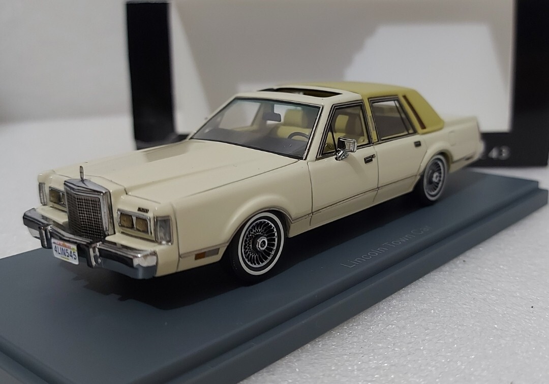1/43 クラウン 4Door  Saloon G 1986 ヨドバシ.com - ハイストーリー 1/43 トヨタ クラウン 4Door