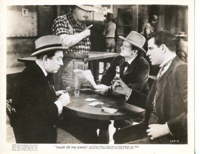 Clair Trevor Wayne Morris Valley Of The Giants Original 8x10'' Photo A6697