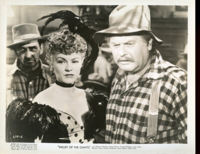 Clair Trevor Wayne Morris Valley Of The Giants Original 8x10'' Photo A6695