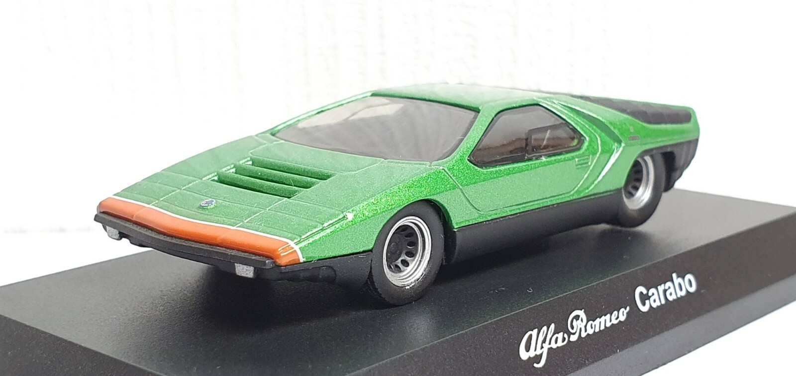 Alfa Romeo Carabo 1970 グリーン 1/43 1/43 Spark Alfa Romeo Carabo 1970 Green w/ Box From Japan