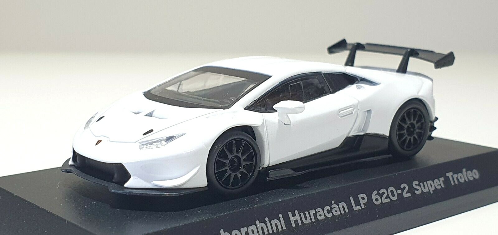 Lamborghini Huracan Coupe 1:18 ミニカー　京商 1/18 MR Collection Lamborghini Huracan Evo coupe Scandal