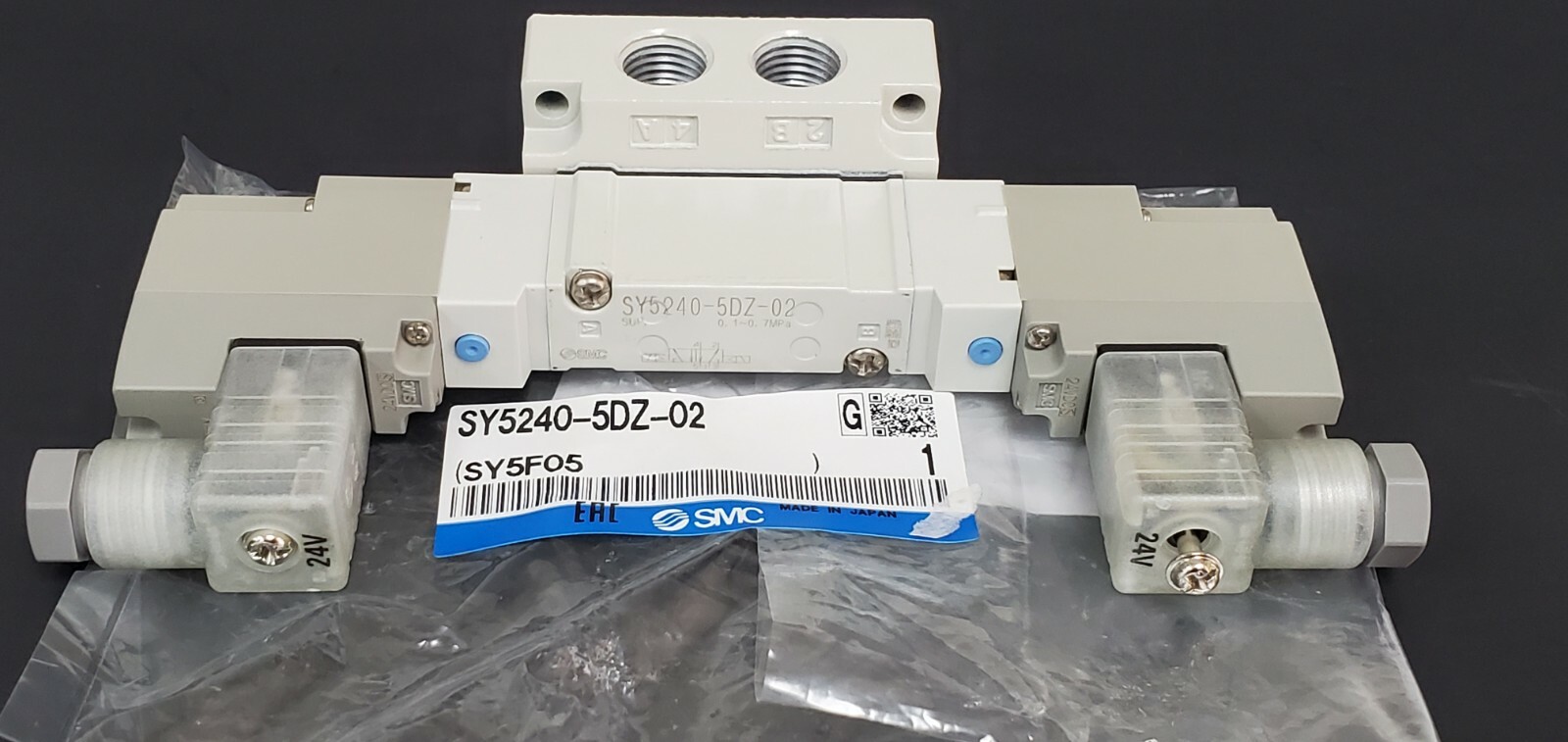 NEW SMC SY5240-5DZ-02 DOUBLE SOLENOID BASE MOUNT VALVE