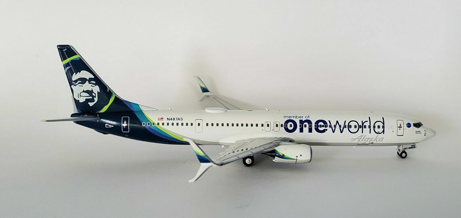 Alaska Airlines B737-400⭐️Disney 1:400⭐️ 1430208262_boeing_b737_400_ala