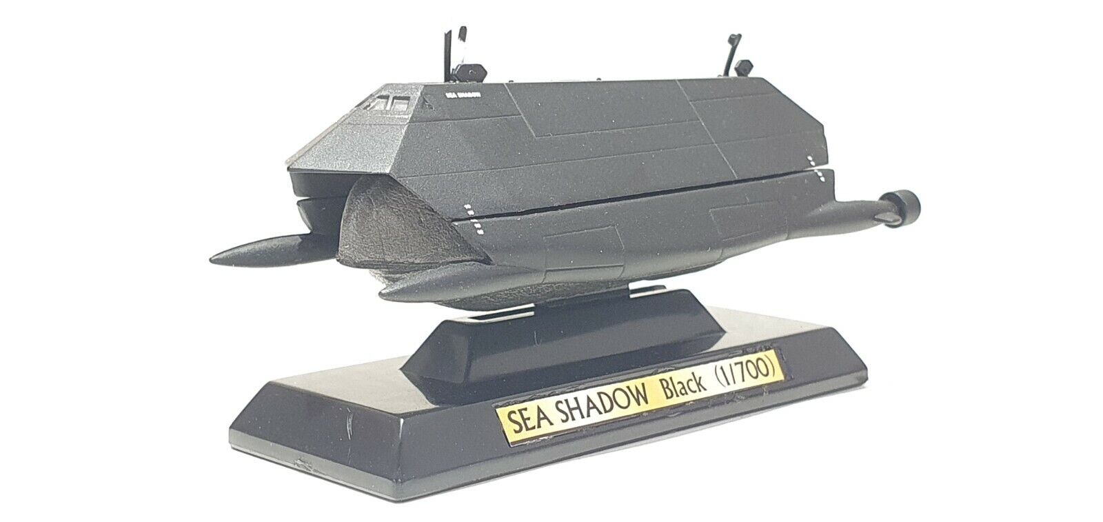 TAKARA Ships of the World 1/700 SEA SHADOW stealth boat TAKARA Ships of the World 1/700 SEA SHADOW stealth boat