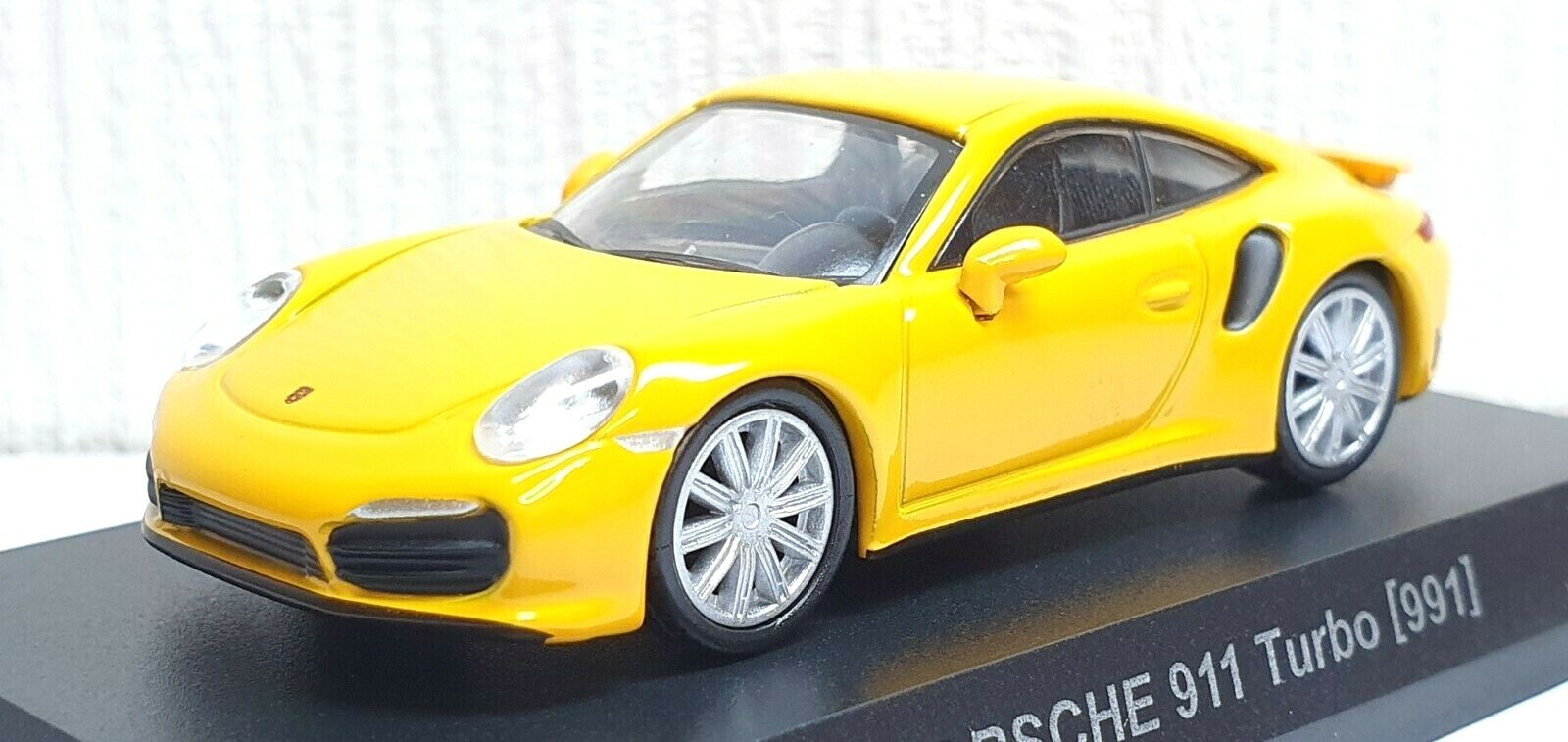 1/64 Kyosho PORSCHE 911 TURBO 991 YELLOW diecast car model