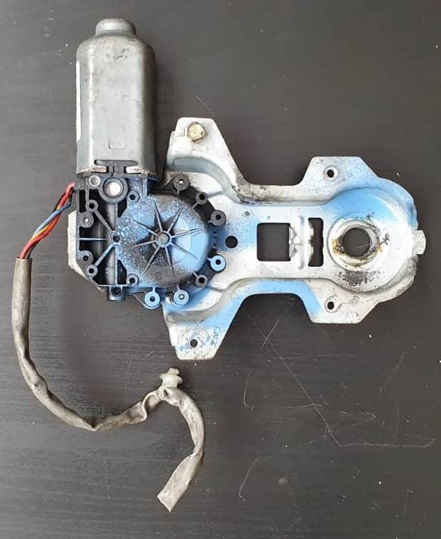 this is the window mechanism for Driver Side Power Window in Wembley