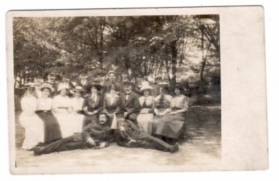 5070 - Foto AK * Personen, Damen & Herren * Hutmode um 1915