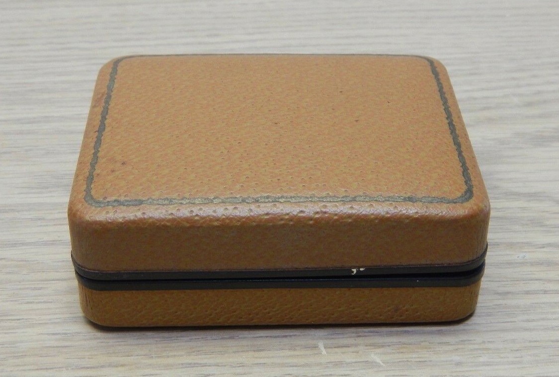 Belding Corticelli travel sewing case thread hard leather vintage