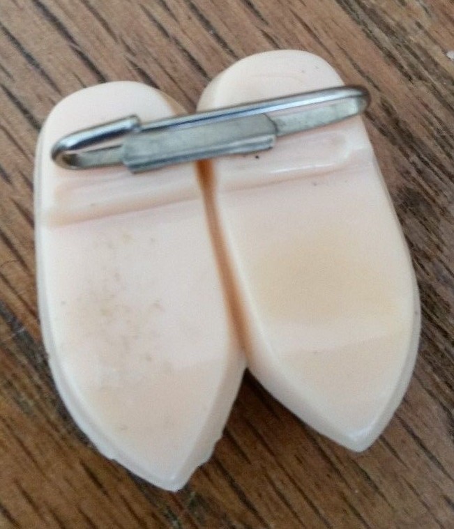 Vintage Plastic Dutch Clogs Pin/Brooch -Peachy Pink