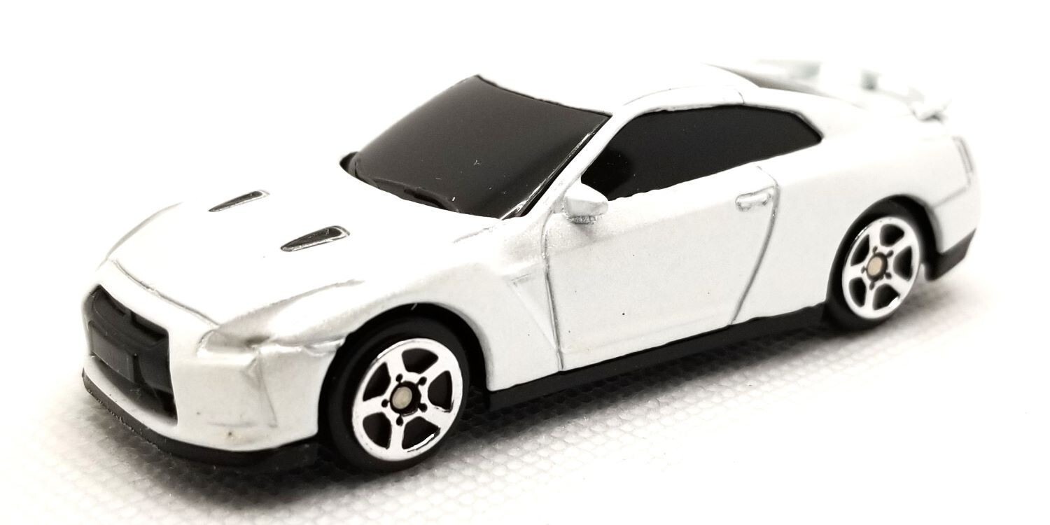 Nissan GT-R ホワイト ミニカーワイドボディー Amazon | 京商 1/64 ニッサン GT-R ホワイト 完成品 限定