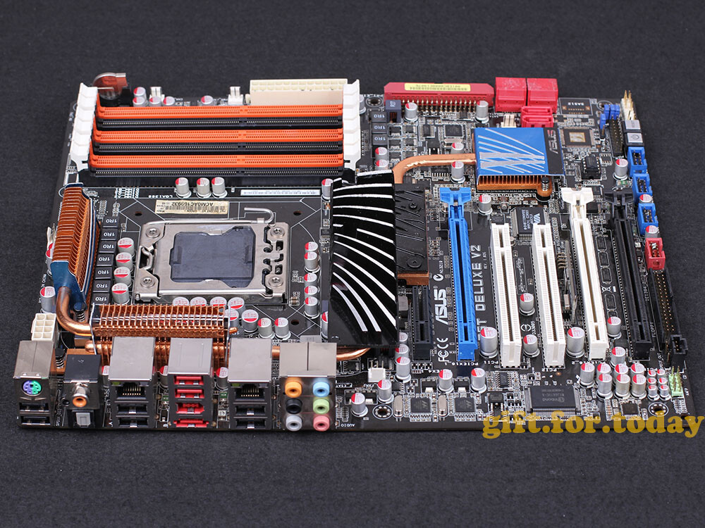 こた様【動作ok】ASUS P6T x58 48GB認識確認 LGA1366 こた様【動作ok】ASUS P6T x58 48GB認識確認 LGA1366の通販 by