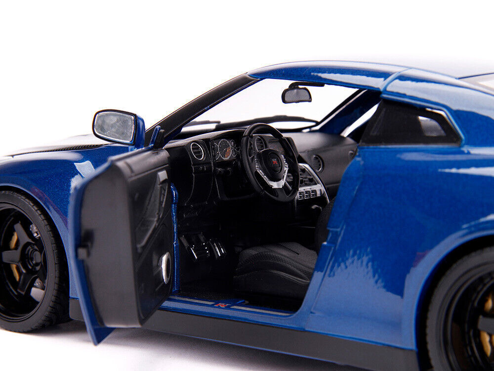 1/18 Nissan 2009 GT-R R35 W/Lights & Brian Figure Fast
