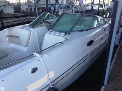 2004 Chaparral Sunesta 274 Used