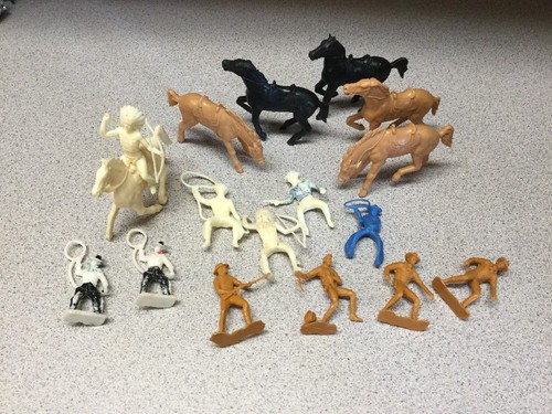 Vintage Unbranded 60-70s Plastic Cowboys and Indians Horses TOYS Figures
