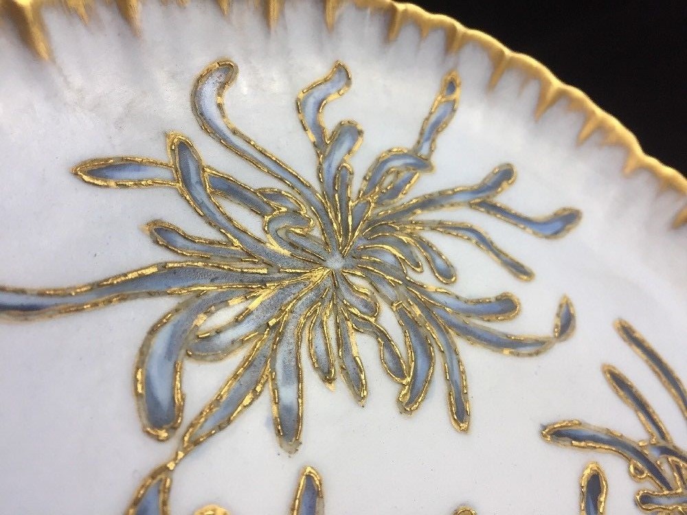 Haviland CFH / GDM Artist Signed Gold Enameled Spider Mums 8 1/8