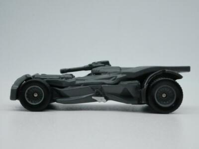 DC COMICS BATMOBILE REAL RIDERS  1:64 SCALE  DIECAST COLLECTOR  MODEL CAR