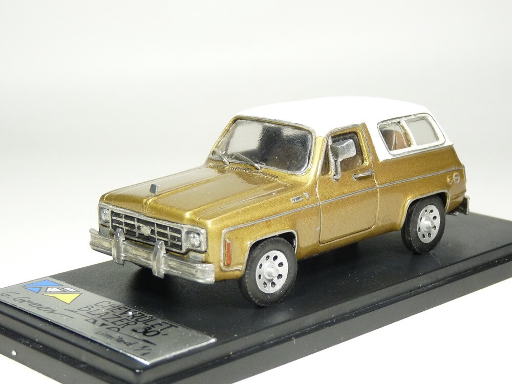 【昭和レトロ】CHEVY BLAZER 4×4　ミニカー CHASE 1973 Chevy K5 Blazer 4×4 - (Auto-Truck) Diecast 1:64