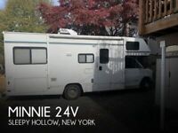 2001 Winnebago Minnie 24V, N/A not a color with 0 available now!