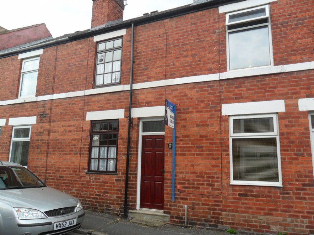 2 bedroom house in Devonshire Road North, New Whittington, Chesterfield