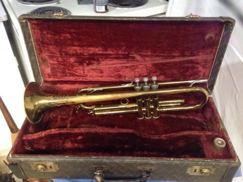 VINTAGE! QUALITY! STANDARD By BLESSING TRUMPET ELKHART-IND. U.S.A. + CASE