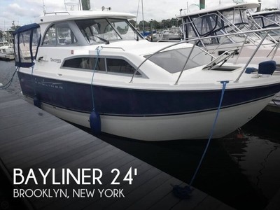 2007 Bayliner 246 Discovery Used