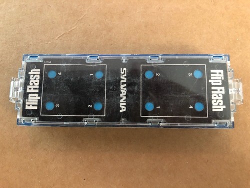 3 SYLVANIA FLIP FLOP FLASH BLUE DOT BULBS, 8 COUNT EACH