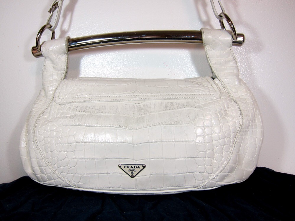 バッグ Prada archive leather handbag Prada Tote Bag: Refined Style
