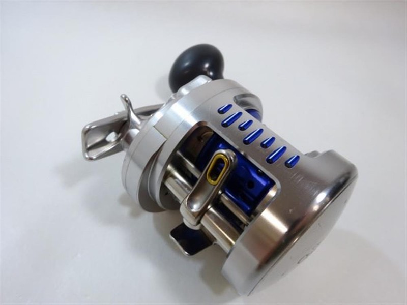 SHIMANO CALCUTTA 300 リール Amazon | シマノ(SHIMANO) リール ベイトリール 18 カルカッタ