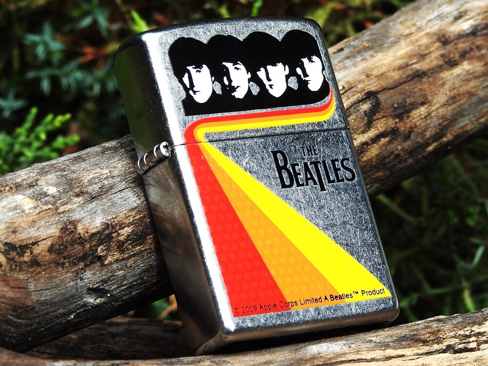 BEATLES with the BEATLES ZIPPO ライター Zippo® Black Matte, Beatles Abbey Road - KnifeCenter