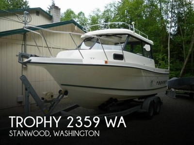 2000 Trophy 2359 WA Used