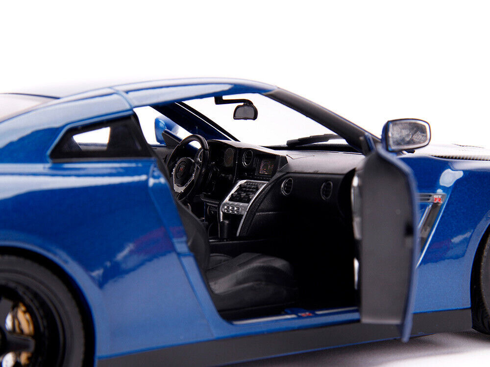 Nissan GT-R R35 (2009) 1/18 ミニカー 1/18 Nissan 2009 GT-R R35 W/Lights & Brian Figure Fast