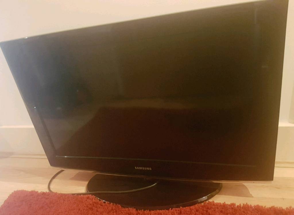 Large Samsung TV (Broken Aerial Port) in Croydon, London Gumtree
