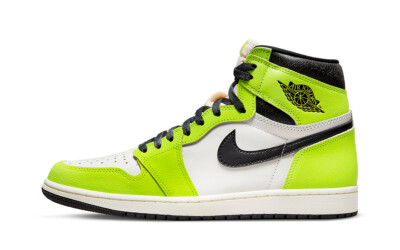 

Мужские кроссовки Jordan 1 Retro High OG Visionaire Volt/Black-Sail (555088 702)