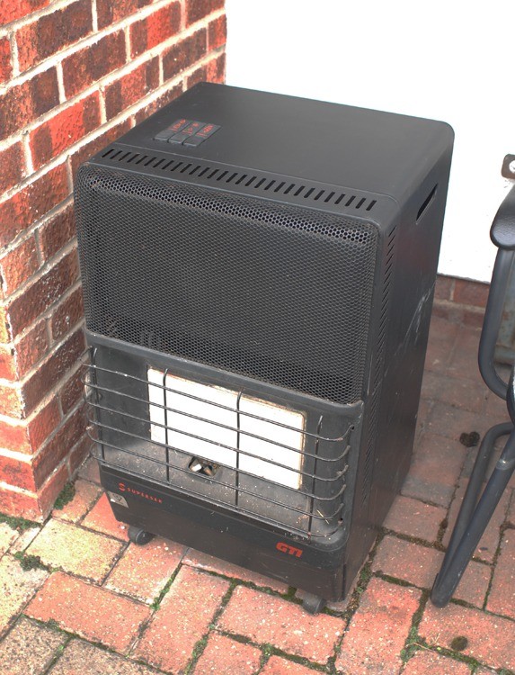Super Ser style bottled gas heater. in Doncaster, South Yorkshire