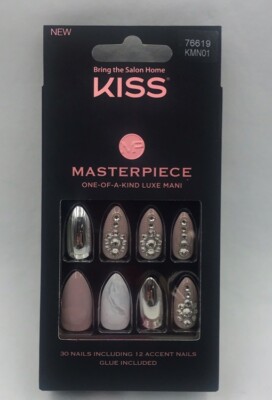 KISS MASTERPIECE 'KMN01' ONE-OF-KIND LUXE MANI 30 NAILS INCLUDING GLUE INCLUDED